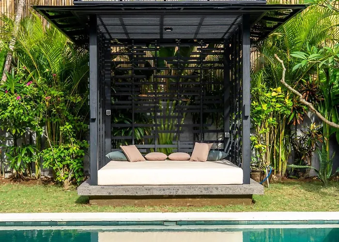 Tropical Raya - Private Luxury Hideaway Villa *